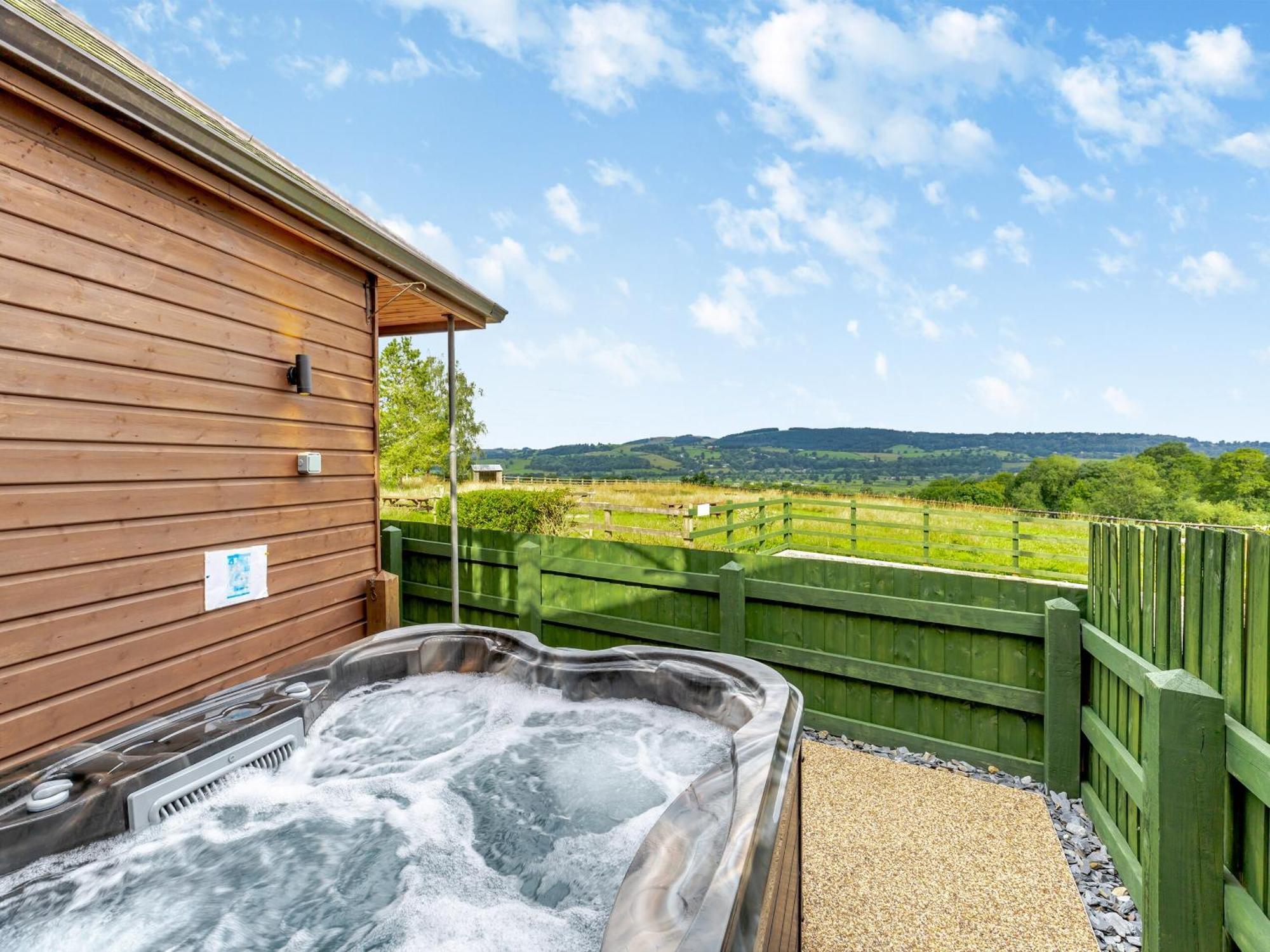 Villa The Stables Forden Exterior foto